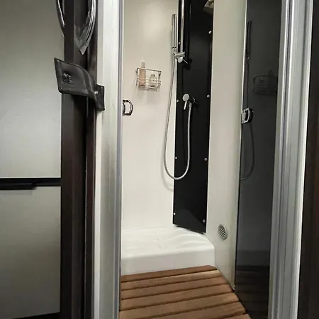 Duzy Kamper Rodzinny 4 Osoby Benimar Tessoro 463 بيت للعطل كارباش