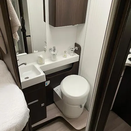 Duzy Kamper Rodzinny 4 Osoby Benimar Tessoro 463 بيت للعطل *